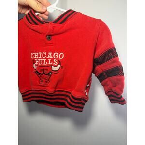 Infant Chicago Bulls 90s Pullover Size 18 month but fits more like a 6/9 month